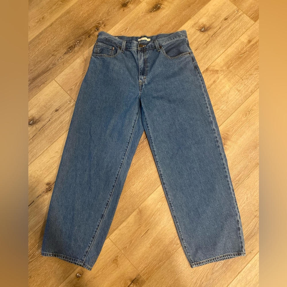Levi’s Baggy Dad jeans